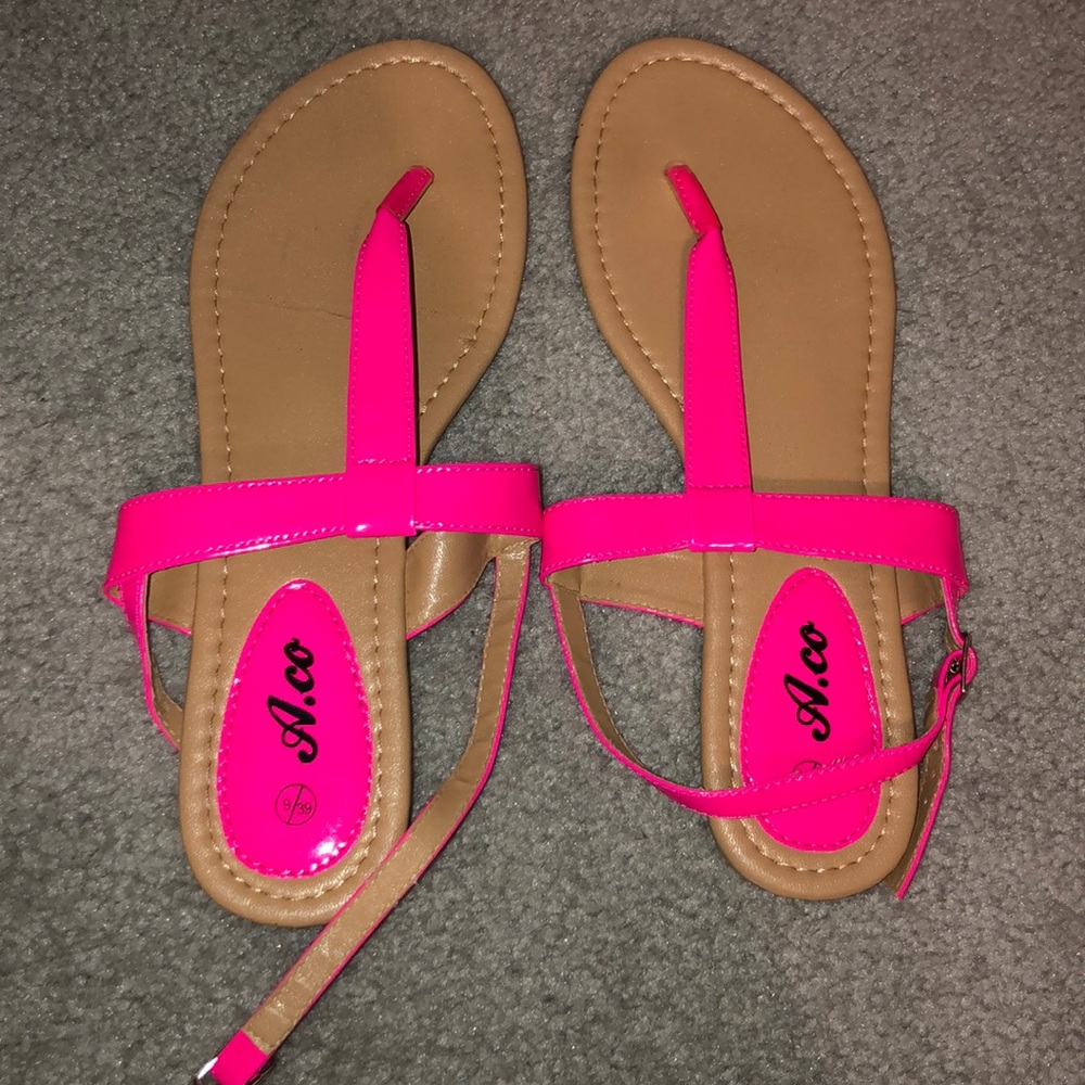 Hot pink sandals worn twice, excellent condition